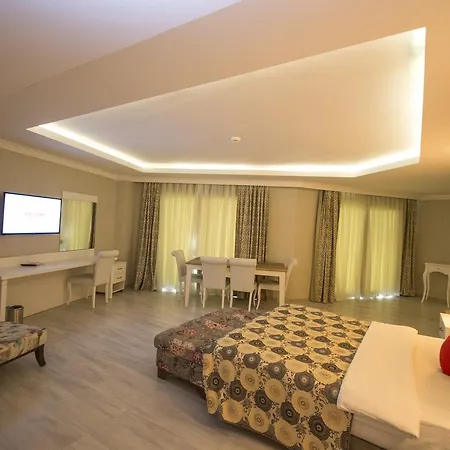 Nature Diamond ホテル マルマリス